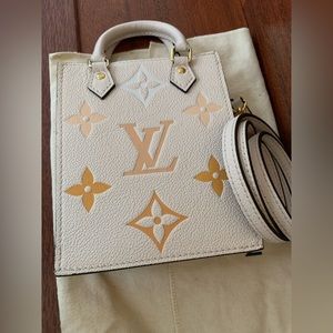 Beautiful Louis Vuitton Petit Sac Plat